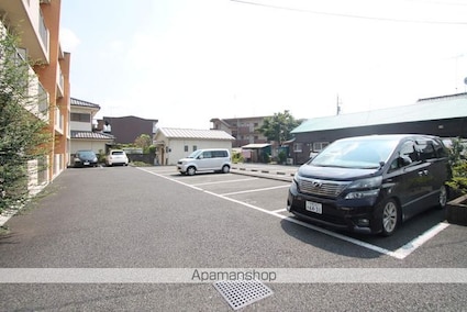 オークアベニュー[1DK/31m2]の駐車場