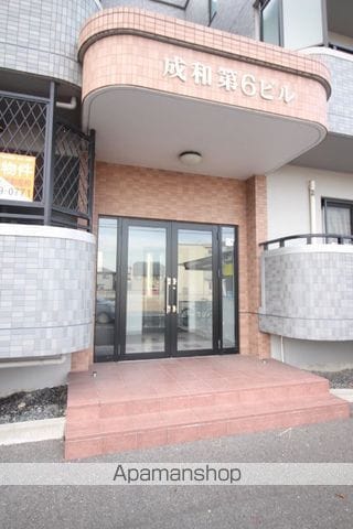 成和第6ビルの玄関写真