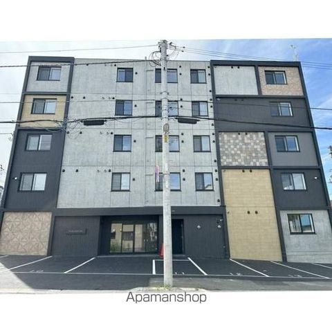 RーFINO 本郷通の玄関写真