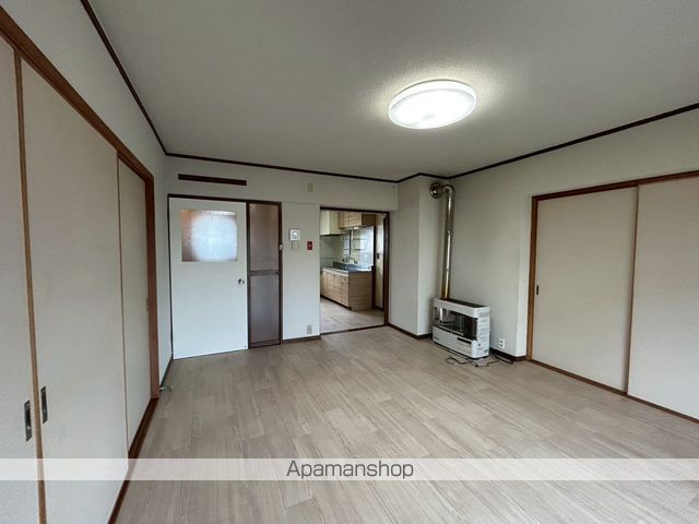 春光ユニバーサルマンションの内装写真
