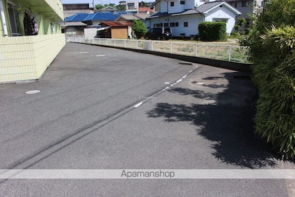 サンメイト[1K/26.5m2]の駐車場