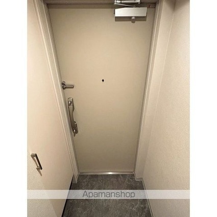 ウェルスクエア西新宿五丁目[2LDK/41.81m2]の玄関