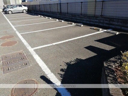 レオパレスクレイン[1K/28.02m2]の駐車場