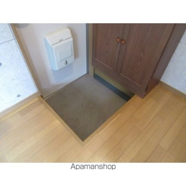 ＡＭＭＳ　ＯＫＡＭＵＲＡ[1R/17.6m2]の玄関