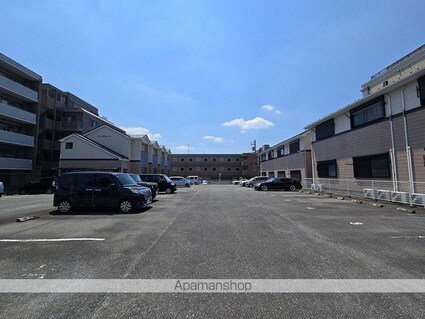 メープルコートⅠ[1K/29.81m2]の駐車場