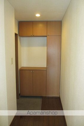 アズゥール[3LDK/70.39m2]の玄関