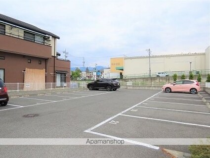 レオパレスグラン　アプリコ[1K/20.81m2]の駐車場2