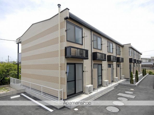 レオパレスフォーシーズンズの玄関写真