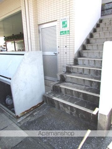 メモリースリーの玄関写真
