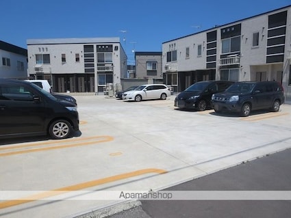 リヴァーサイド・ベルＡ[1LDK/48.19m2]の駐車場