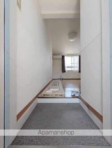 ヴィラ鶴新田 弐番館の内装写真