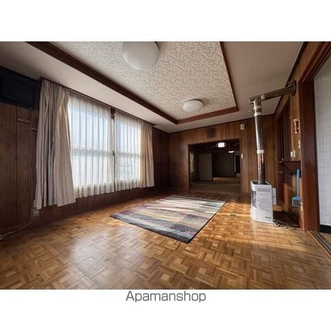 石狩市 2階建 築47年の内装写真