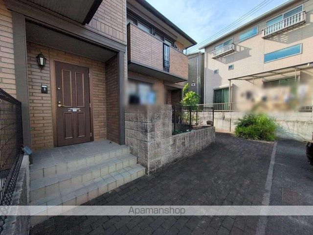 オークスコート西新在家 B棟の玄関写真