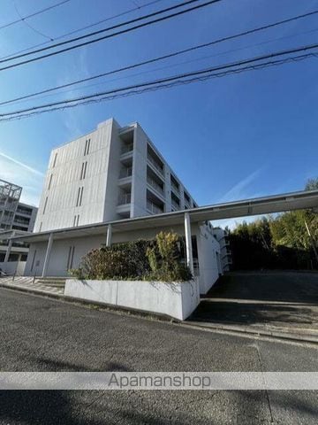 ベルヴィ能見台B棟の外観写真