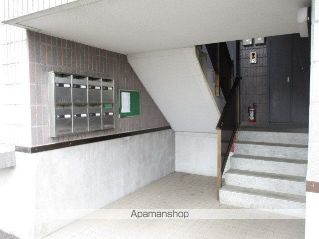 イーフラッツ山本の玄関写真
