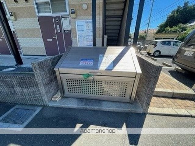 レオパレスドゥ ボヌールの玄関写真