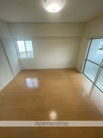 セブン仲田の内装写真