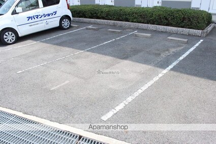レオパレスマツナミ[1K/22.7m2]の駐車場2