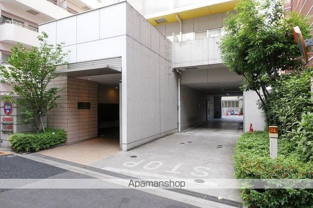 RASIS大山ー山手通りの玄関写真