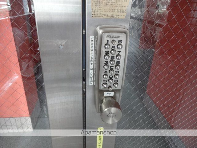 フリーディオ春日町の玄関写真