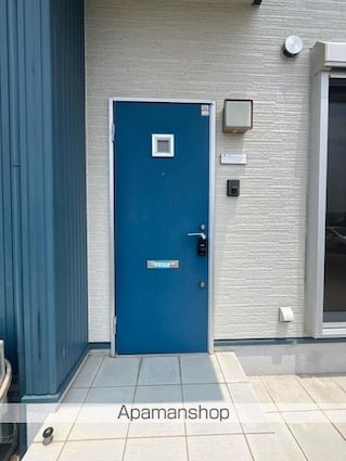 Ｉ・セレブ香川町Ａ・Ｂ[2LDK/62.89m2]の玄関