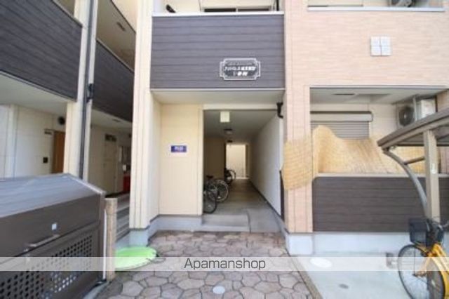 フジパレス城東諏訪V番館の玄関写真
