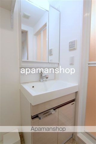 ワールドアイNAMBAMINAMIポルタの内装写真