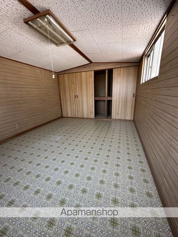 三原市 2階建 築55年の内装写真