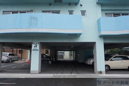 ｏｎｅ[1LDK/40m2]の駐車場4