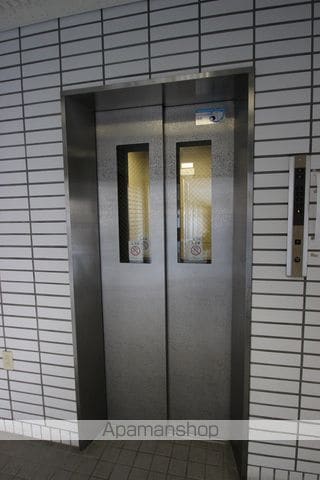 マドレーヌセゾンの玄関写真