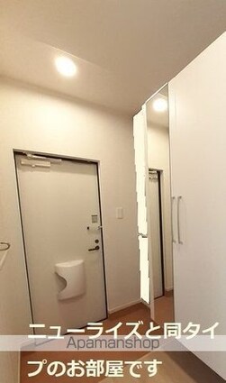 ロイセレストＡ[2LDK/50.47m2]の玄関