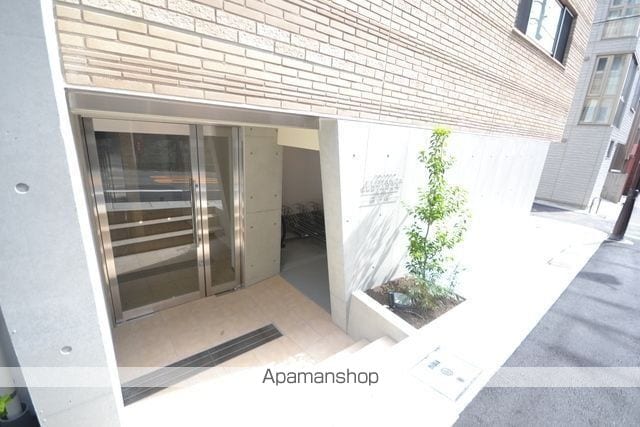 ベルフェリーク西小山の玄関写真