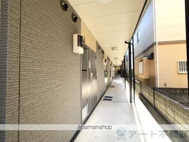 レオパレスエテルネの玄関写真