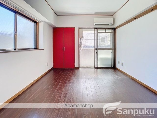ドゥマンクレールの内装写真