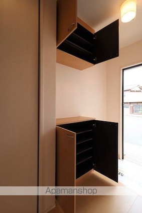 フィオリ　トゥーラ[1LDK/40.17m2]の玄関