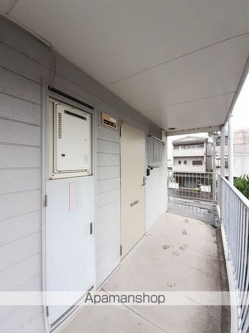 エルディム川西の玄関写真
