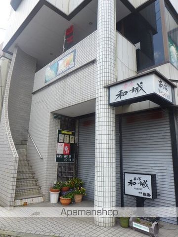 スカイルサクラの玄関写真