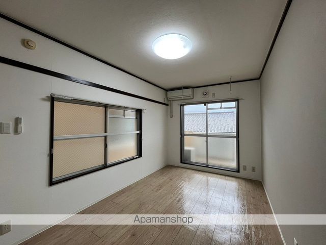 ジョイナス四ツ葉町 B棟の内装写真
