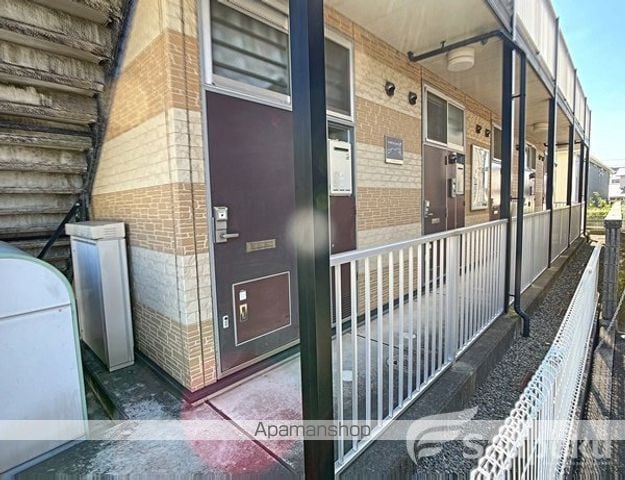 レオパレスハイブリッジの玄関写真