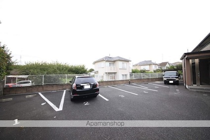 ファミールＹＡＭＡＮＯＹＡ　Ｃ棟[2LDK/56.93m2]の駐車場
