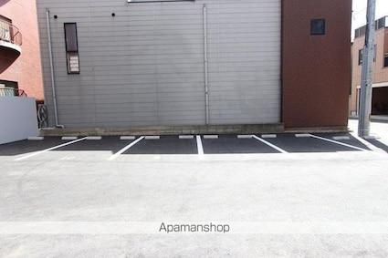 リヴェール[1R/40.2m2]の駐車場