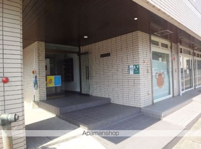 ロイヤルパレス片江の玄関写真