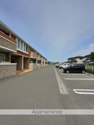 ヴィラ　アクイールＡ[1LDK/45.77m2]の駐車場