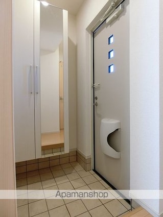 ロイヤル七重浜[1LDK/49.39m2]の玄関