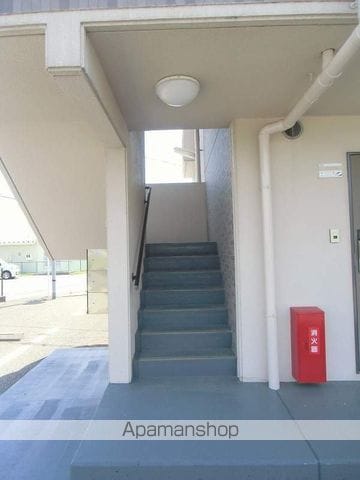 メゾンかりがねの玄関写真