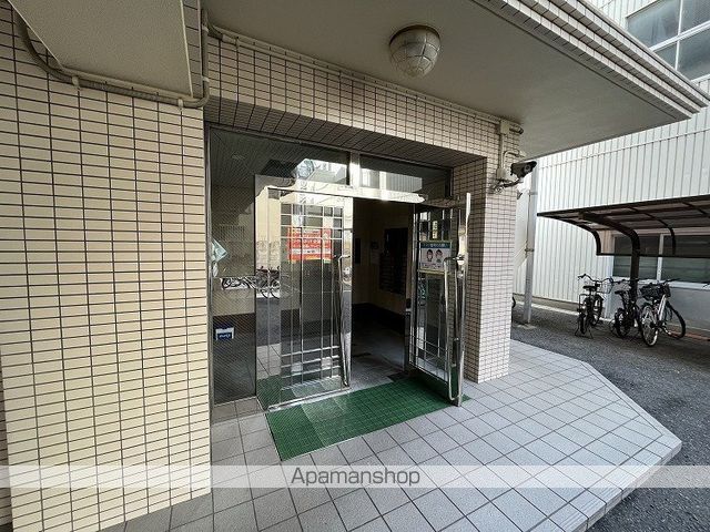 グランデージスワの玄関写真