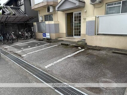 高知県高知市鏡川町[1R/20m2]の駐車場