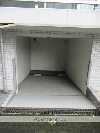 ハーモニーレジデンス大森山王００２[1R/26.18m2]の駐車場