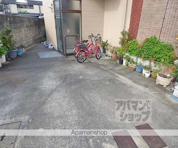 京阪電気鉄道鴨東線 出町柳駅 徒歩22分 3階建 築32年の外観写真
