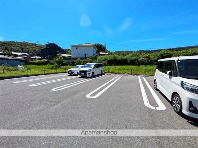 サンハウス　Ｔ・Ｋ[2DK/45.02m2]の駐車場